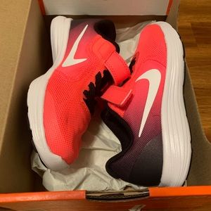 Nike Revolution 3 (PSV) 11c